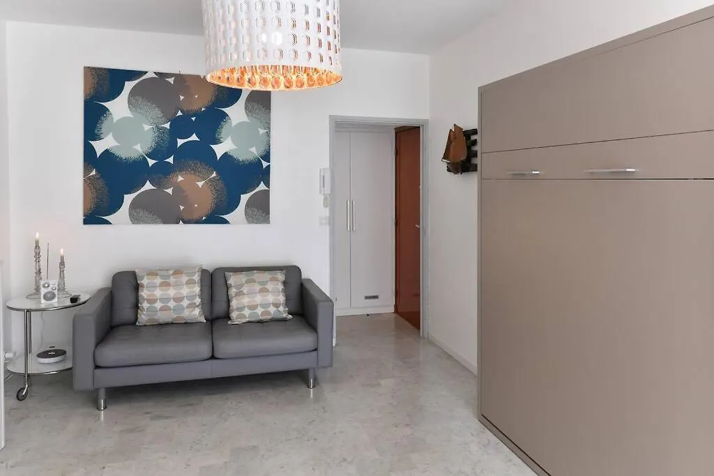 Lovely Studio With Pool By The Sea Roquebrune-Cap-Martin 0*,  France
