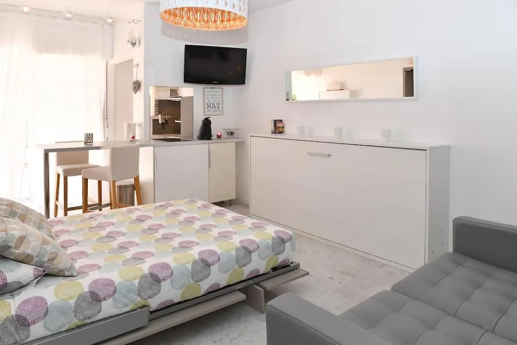Apartment Lovely Studio With Pool By The Sea Roquebrune-Cap-Martin France