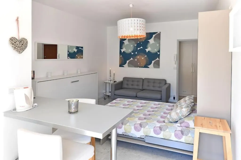 Apartment Lovely Studio With Pool By The Sea Roquebrune-Cap-Martin France